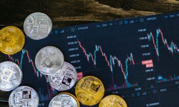 Stocks vs. Cryptocurrencies: Which Is Better for Senior Investors?